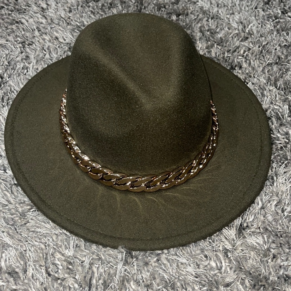 Green Hat w/ Good accent